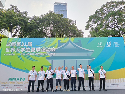 E:2023.88.7【助力大运•影像集】官网图官网使命完成合影——一定发长运三运司杨勇.jpg