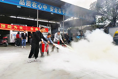 E:2023.1111.9一定发运业集团所属各企业开展“天下消防日”运动官网20231109-02-一定发长运都江堰.jpg