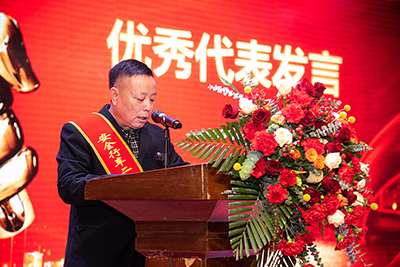 E:2024年宣传事情2024.22.2一定发运业第三届第九次职工代表大会顺遂召开官网图官网20240202-01-表扬会驾驶员讲话.jpg