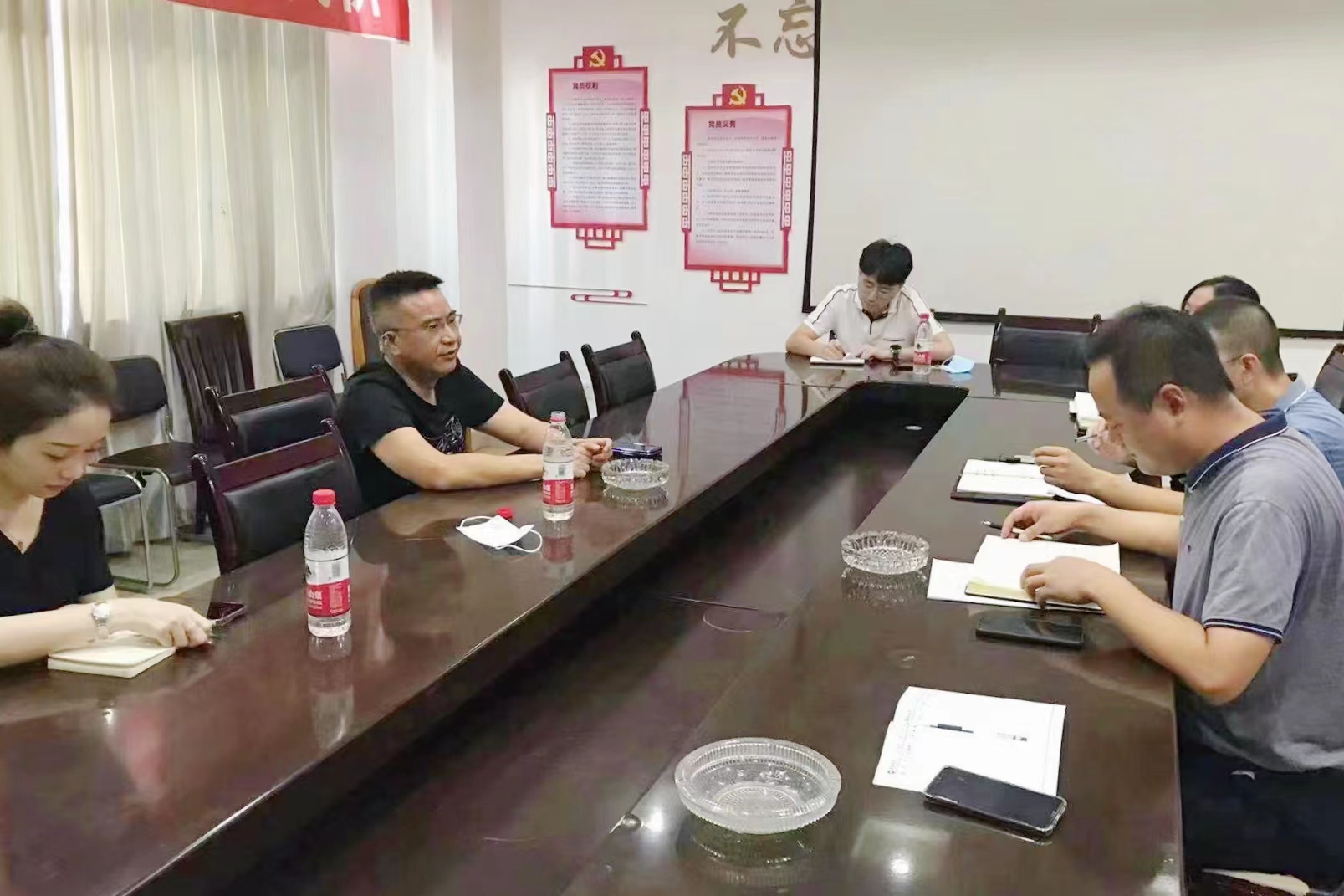 一定发运业总司理蔡亮发一行到绵阳公司检查指导事情