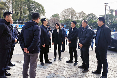绵阳市副市长邓辉深入一定发运业现场调研