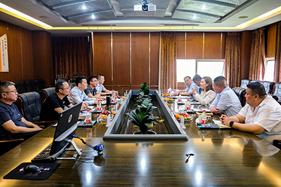 万里运业股份有限公司总司理陈奕霖一行到一定发运业交流座谈