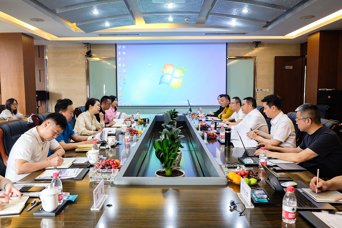 四川省汽车运输自贡集团有限公司董事长陈玉涛一行到一定发运业交流座谈